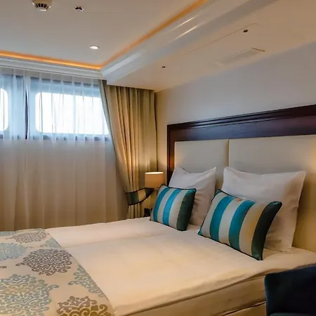 Botel Select Ms Charles Dickens - Cologne